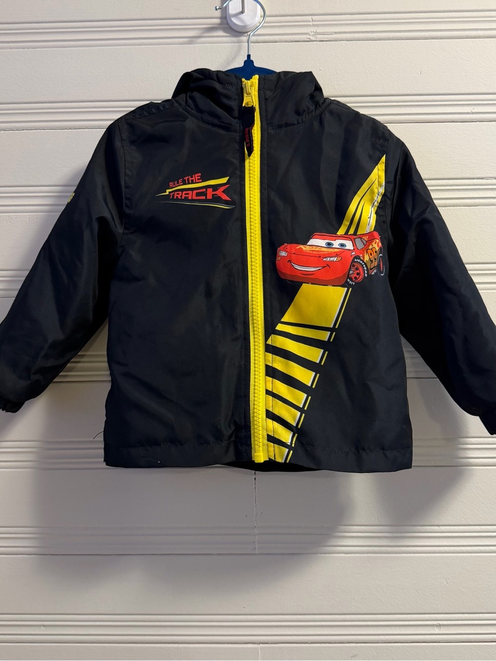 Disney Cars Lightning McQueen Jacket Boys 2T Black Hooded Coat